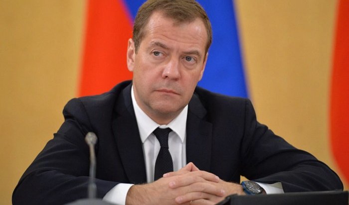 Дмитрий Медведев разберется, почему жителям Приангарья дорого летать в Крым