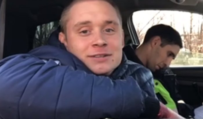 Нетрезвый водитель сгоревшего Ford Fusion дал философское «интервью» иркутским полицейским (Видео)