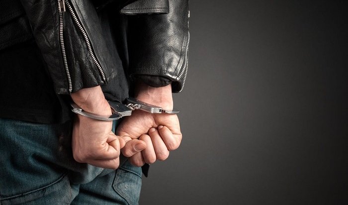 Четырех разбойников, напавших на пенсионера, заключили под стражу в Тулуне