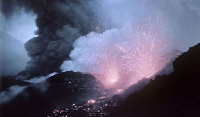 Извержение вулкана Ключевская сопка началось на Камчатке