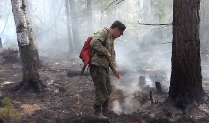 Более 4 тысяч добровольцев защищают населенные пункты в Иркутской области от огня (Видео)