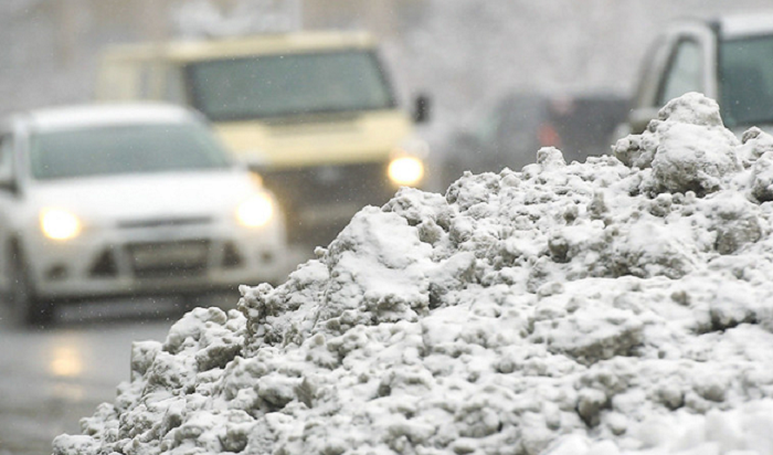 Новый способ борьбы со снегом на дорогах предложили в России