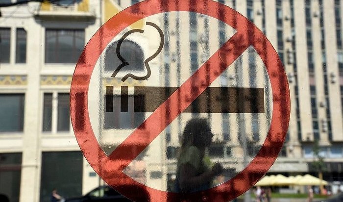 Родителей курящих детей могут начать наказывать в России