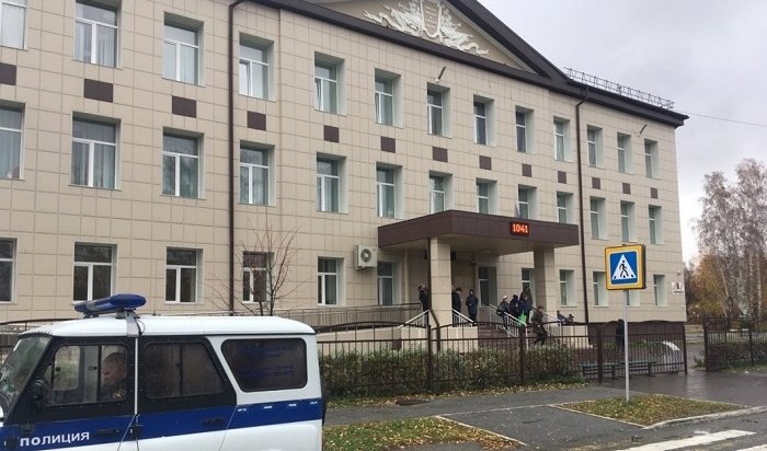 В туалете новосибирской школы обнаружили тело десятиклассницы