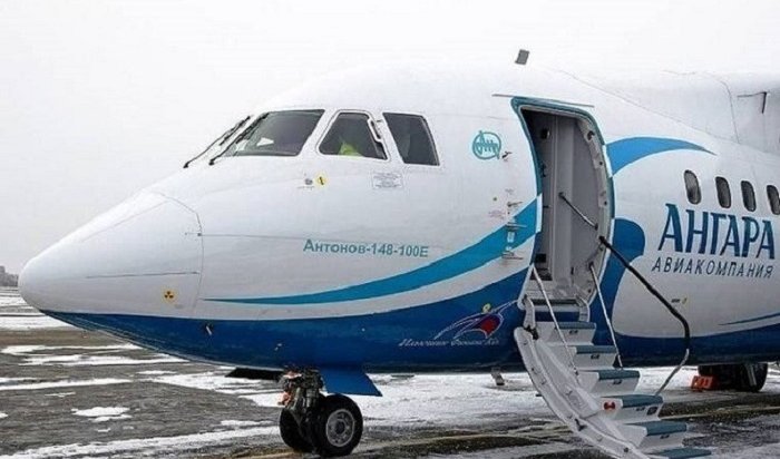 Самолет Ан-148 Иркутск — Мирный выкатился за пределы взлетно-посадочной полосы