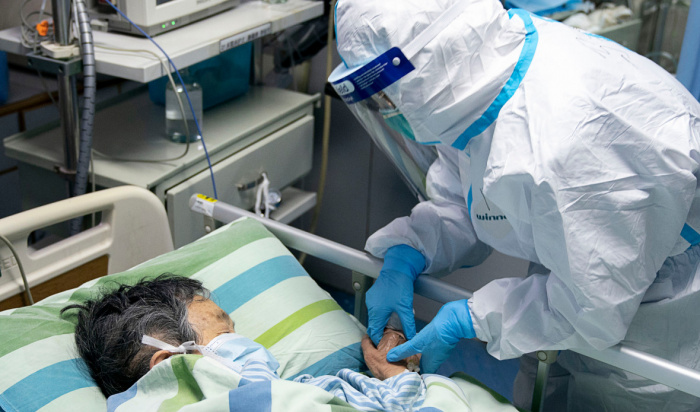 От коронавируса в Хубэе погибли уже 563 человека