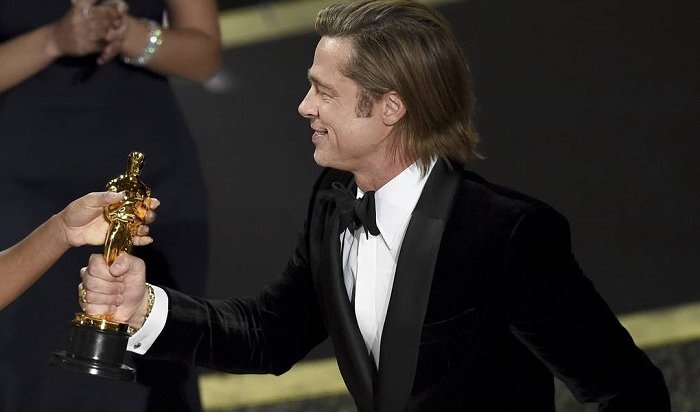 Брэд Питт получил свой первый актерский «Оскар»