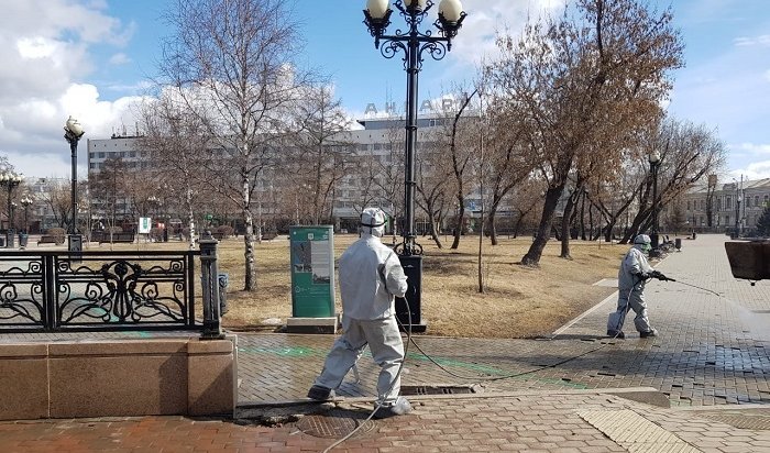 Улицы Иркутска обрабатывают дезинфицирующим раствором (Фото)