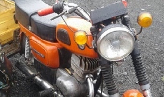 Мотоциклист без водительских прав сбил школьника и уехал с места ДТП в Приангарье