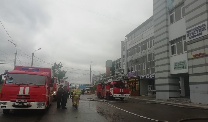 Пожар в 17-этажном доме произошел в Иркутске (Видео)