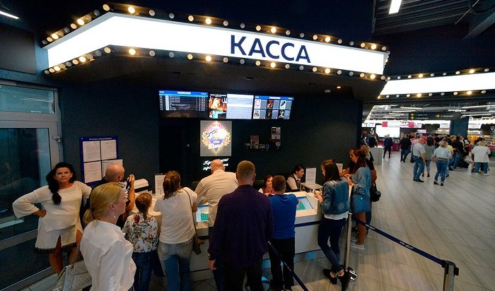 Российские кинотеатры откроют без показа драм