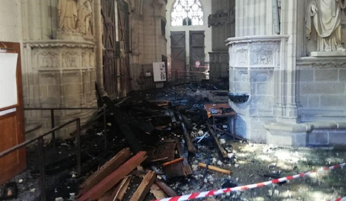 Волонтер признался в поджоге собора во Франции