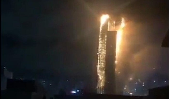 В Южной Корее горит небоскреб (Видео)
