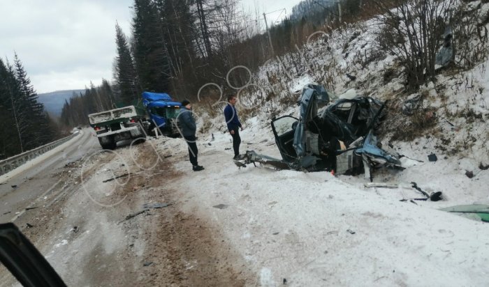 Водитель внедорожника погиб в ДТП с грузовиком на трассе Усть-Кут—Братск