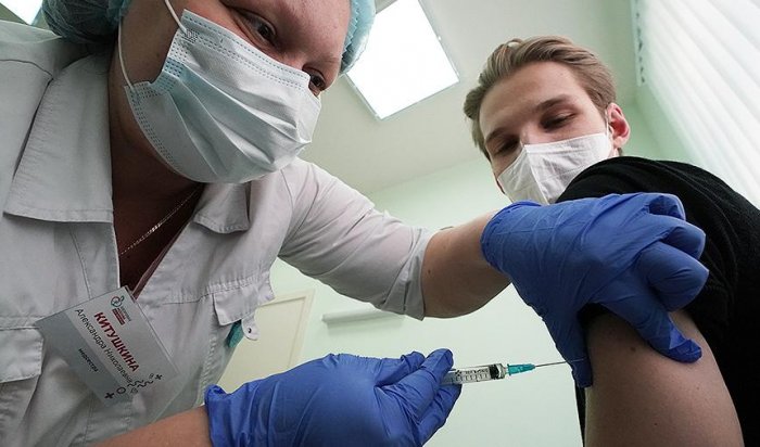 Вакцинация от коронавируса началась во всех регионах России