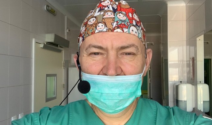 Иркутский хирург Юрий Козлов провел за 5 дней 20 операций в Ташкенте