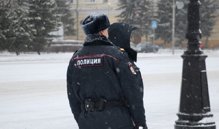 В Брянске теща вызволила из автозака зятя, задержанного на митинге (Видео)