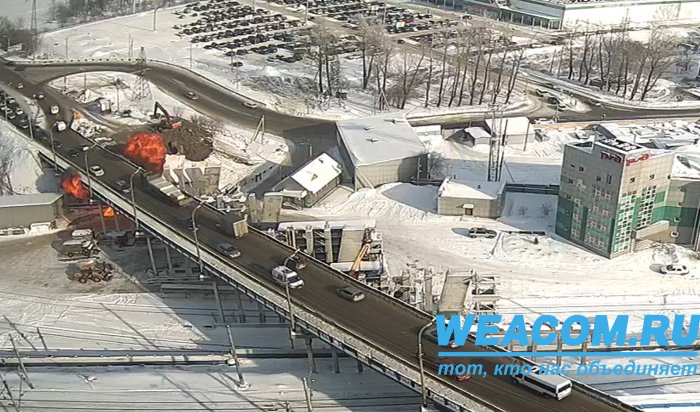 Момент взрыва газового баллона в Иркутске зафиксировала онлайн-камера (Видео)