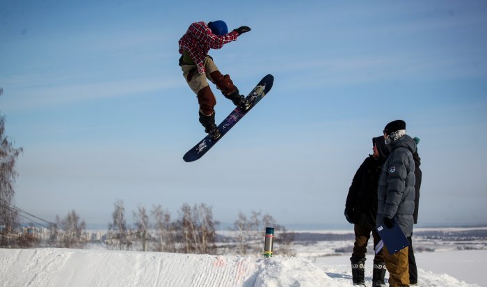 В Иркутске состоялись первые в этом сезоне сноуборд соревнования (Фоторепортаж)