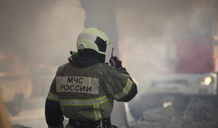 Фоторепортаж с пожара на Декабрьских событий в Иркутске