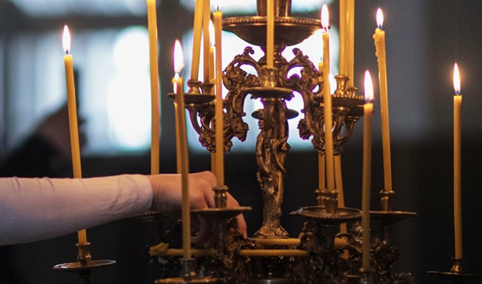 Суд в Чите вынес приговор подростку, прикурившему от свечи в местном храме (Видео)