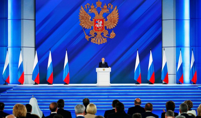 Путин поручил дистанционно оформлять визы для иностранцев (Видео)