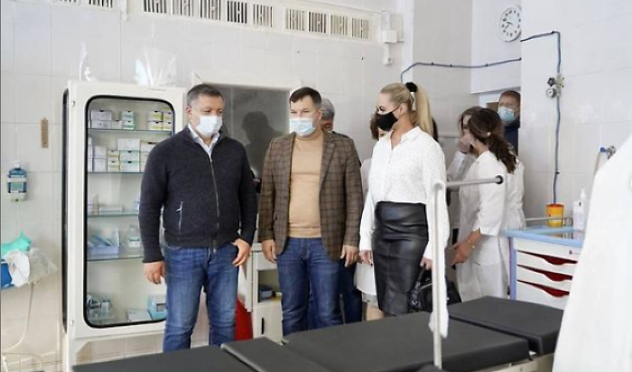 Игорь Кобзев застрял в лифте больницы Усть-Илимска