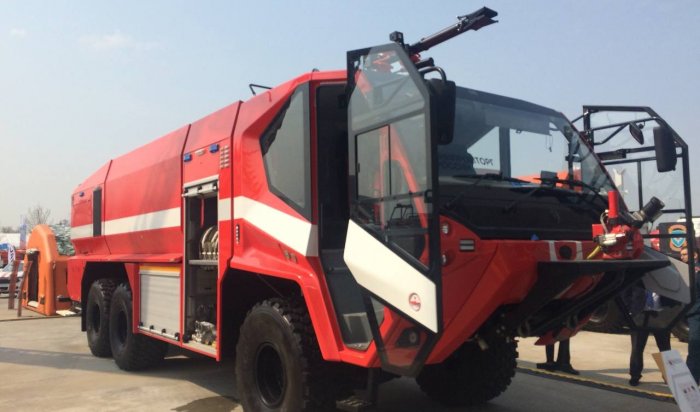 Брянский автозавод представил новую пожарную машину для аэродромов