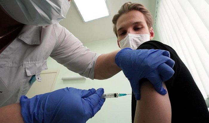 Власти Новосибирской области грозят ужесточить антиковидные меры, если люди не вакцинируются в ближайшие месяцы