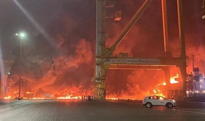 Сильный взрыв прогремел в порту Джебель-Али в Дубае