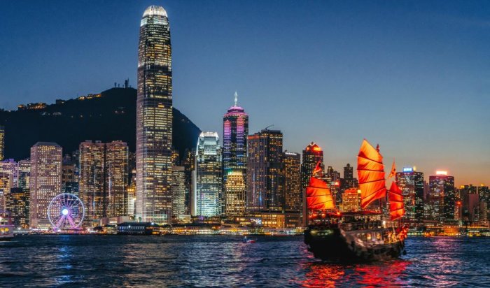 Гонконг увеличивает длительность карантина для прибывших из России
