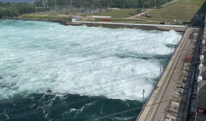 Сбросы воды на Иркутской ГЭС увеличили в седьмой раз за июль (Видео)