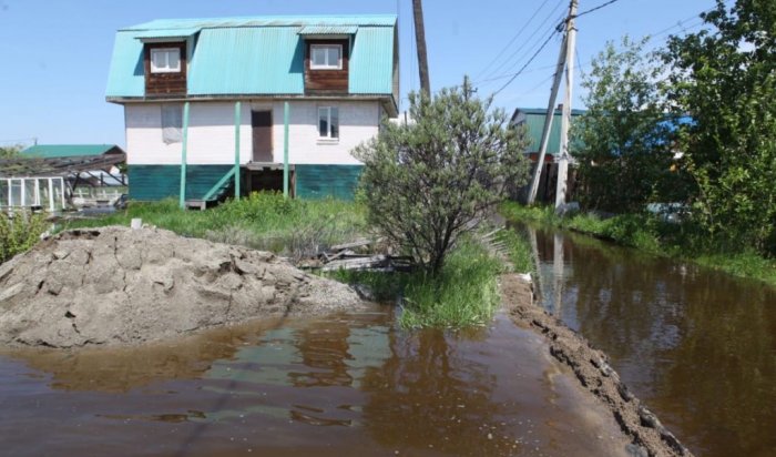 В Иркутске введен режим чрезвычайной ситуации из-за  высокого уровня грунтовых вод и реки Ангары