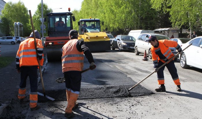 Мэр Иркутска Руслан Болотов проверил качество дорожного ремонта