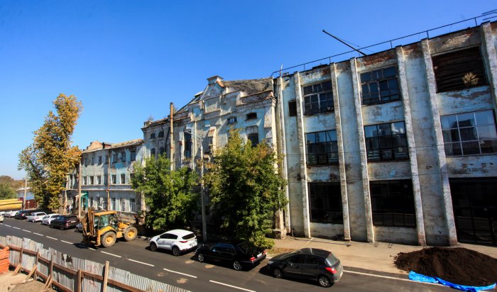 В Иркутске восстанавливают Курбатовские бани (Фоторепортаж)