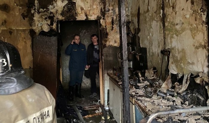 В Иркутске на пожаре пострадал пожилой мужчина
