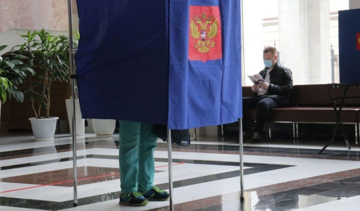 Более 200 тысяч жителей Иркутской области пришли проголосовать в первый день выборов депутатов в Госдуму