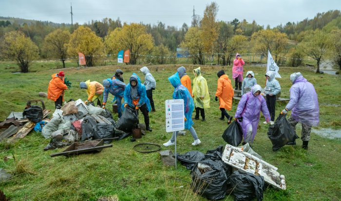 Более 350 кг пластика, стекла и металла собрали волонтеры акции «360» на Байкале
