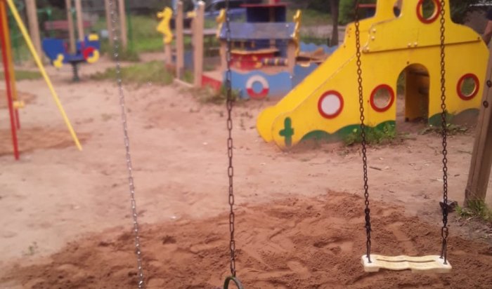 В Иркутске отремонтировали 168 детских площадок