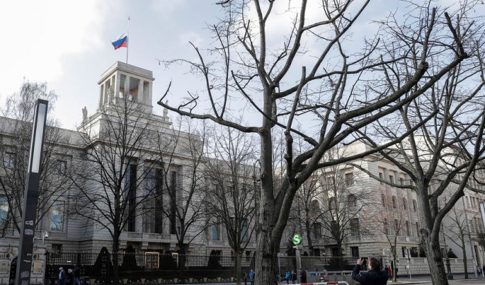 Российского дипломата обнаружили мертвым у здания посольства РФ в Берлине