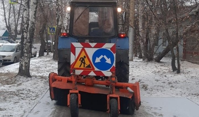 На дорогах Иркутска провели превентивную противогололедную обработку