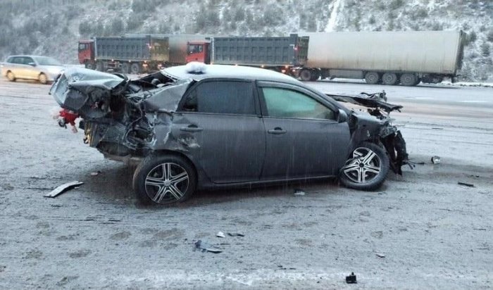 Водитель погибла при столкновении своего автомобиля с большегрузом на трассе «Сибирь»