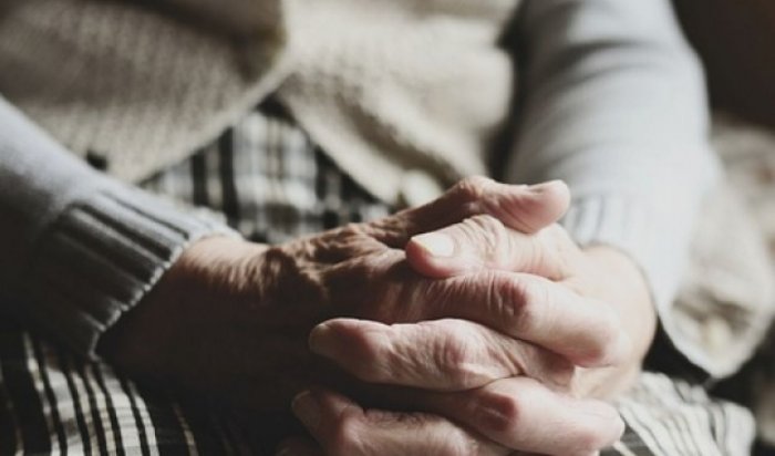 Пожилая ангарчанка перевела мошенникам сбережения, которые копила 15 лет
