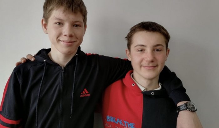 В Шелеховском районе подростки спасли детей на пожаре