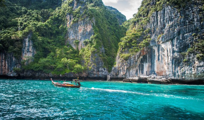 С апреля 2022 года в Таиланде введут сбор с туристов в размере 300 батов