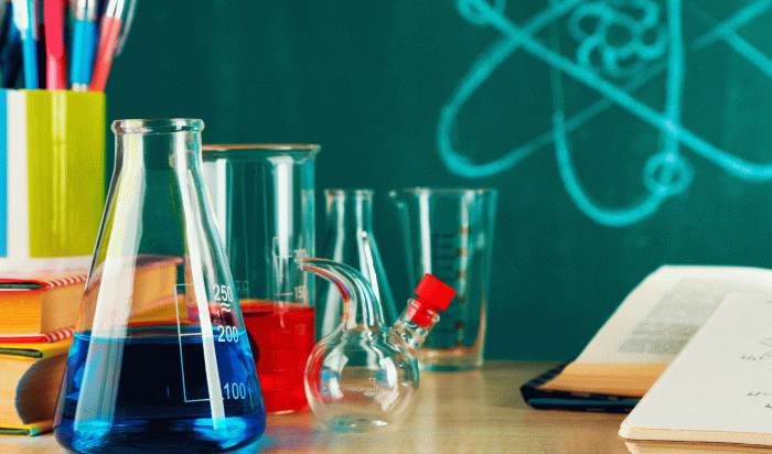 В трех школах Иркутска оборудовали современные кабинеты физики и химии