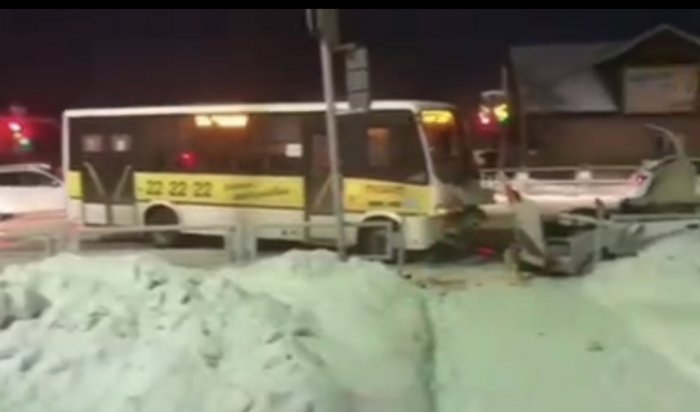 10 февраля столкнулись жигули с автобусом в Братском районе (Видео)