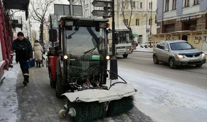 За сутки с улиц Иркутска вывезли полторы тысячи тонн снега