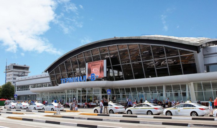 В аэропорте Киева слышны взрывы
