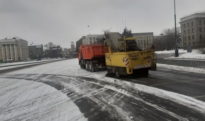 На уборке улиц Иркутска задействовано более 80 единиц специализированной техники